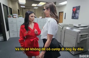 Cậu em bị chị kế bắt chui vô váy… và vắt kiệt mỗi ngày