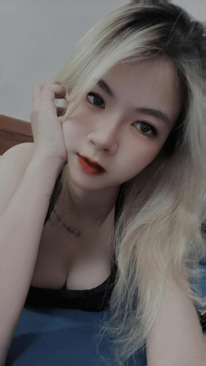 Em gái tóc phủ đầy chậu quan hệ tình dục trong khách sạn với khuôn mặt xinh đẹp❤️Cô gái trẻ mặc đồ đen liếm lồn và quan hệ từ phía sau, lén rút bao cao su ra và xuất tinh vào bên trong...
